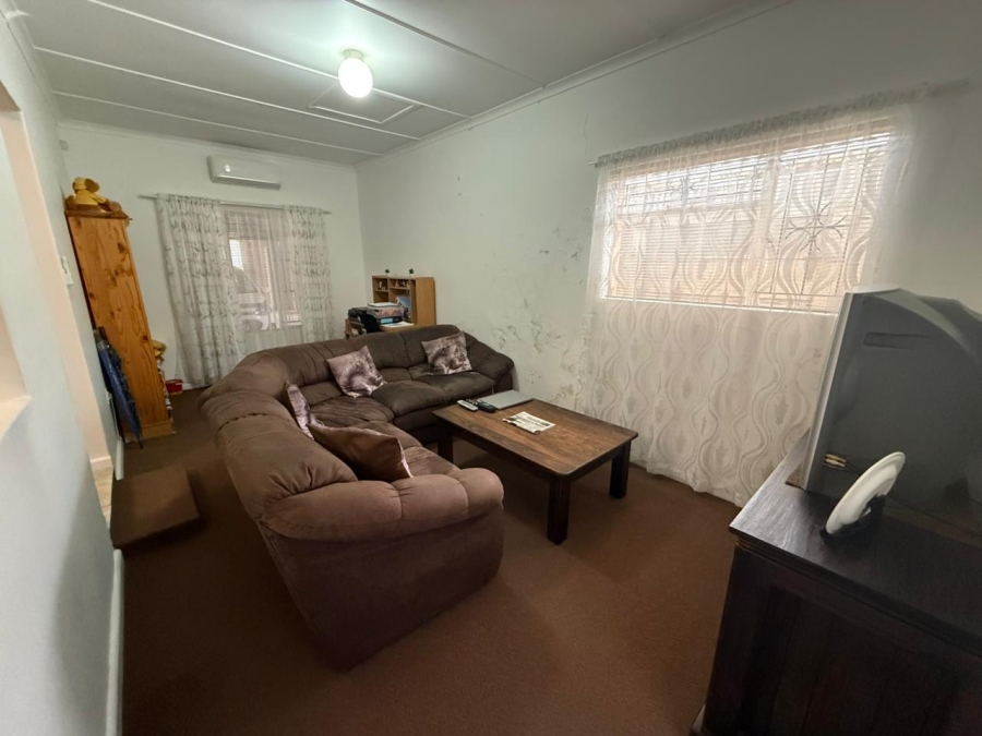 4 Bedroom Property for Sale in Somerset Park Western Cape